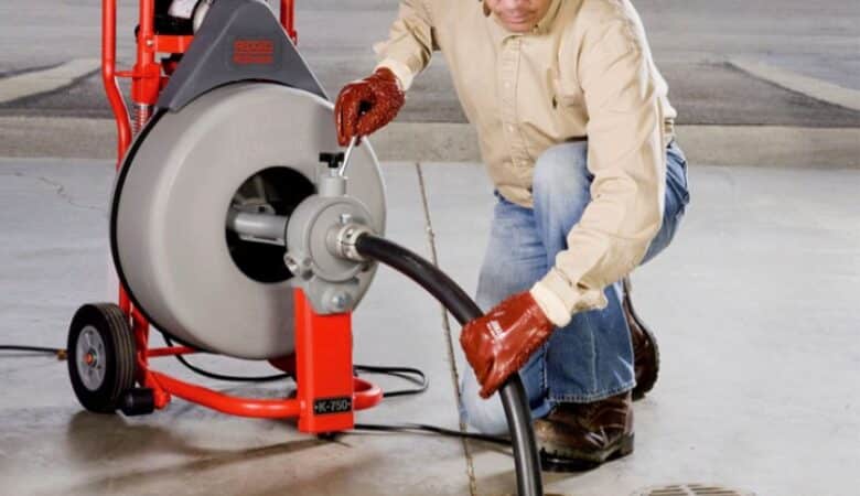 چطور با سرویس لوله بازکنی مطمئن، هزینه‌ها را کاهش دهیم؟