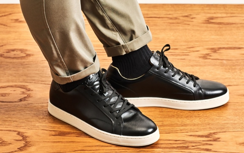 چرا خرید کفش چرم اسپرت از دنیز استایل انتخاب منطقیتری است؟